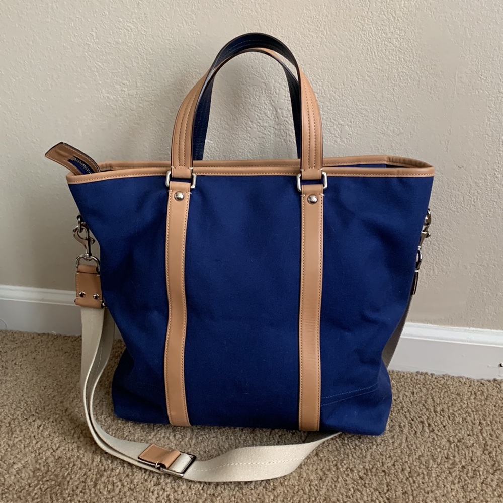 Coach - Picture 3 of 11